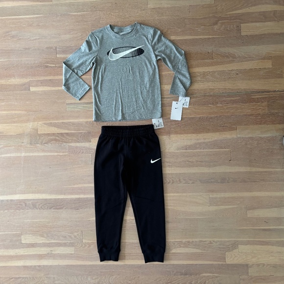 Boys grey nike swoosh 2 piece long sleeve sweatpant set size 7 nwt - Picture 1 of 3